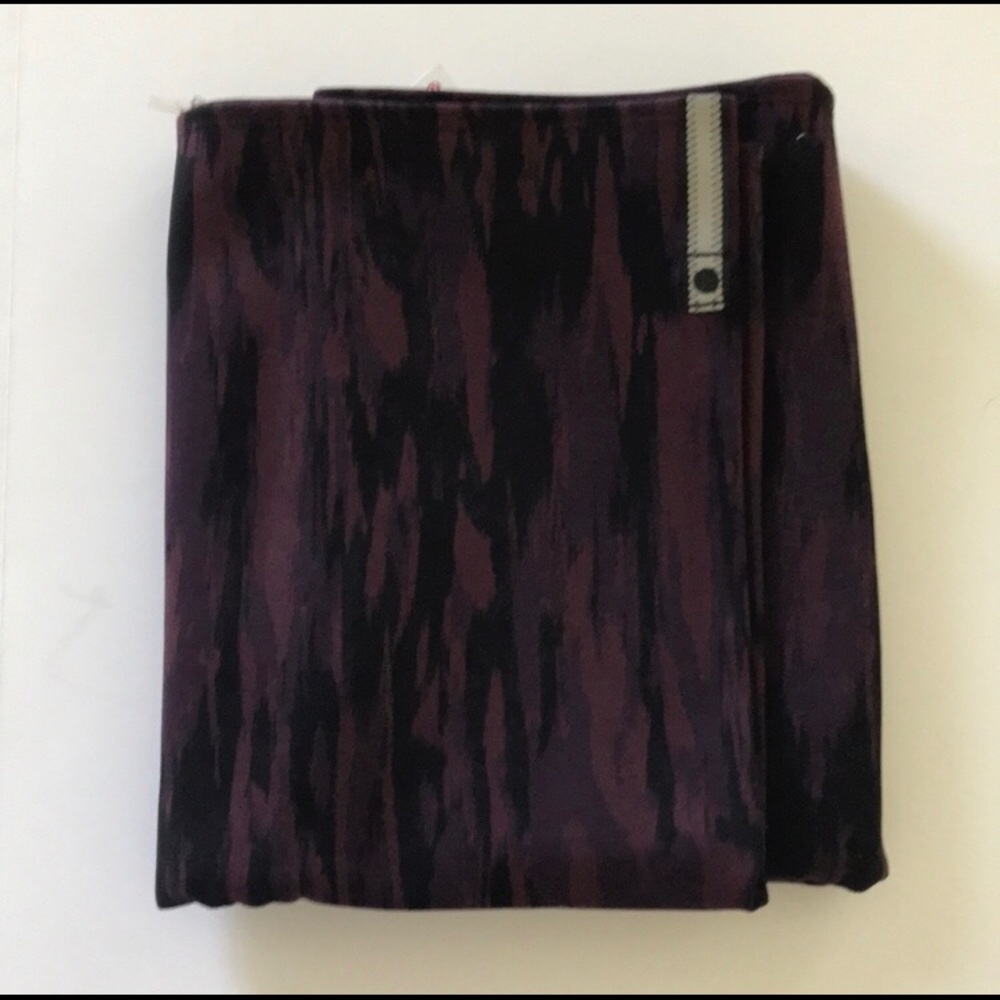⛄️ NWT ❄️ Lululemon Vinyasa Scarf ❄️ Never Worn!☃️